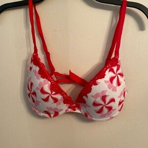Red Pink and White Pinwheel Design Bra Size: 34C